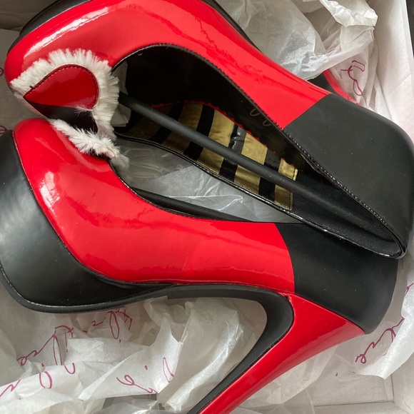 Wonderland of Love Heels - Picture 5 of 8